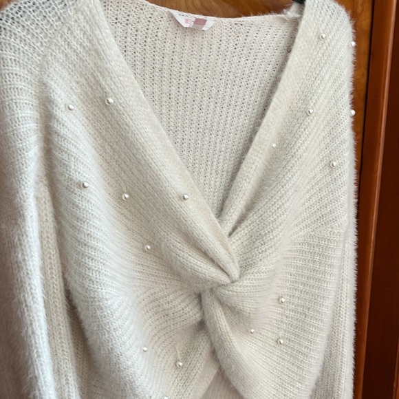 No Boundaries Twist Faux Pearl Sweater - Picture 5 of 8